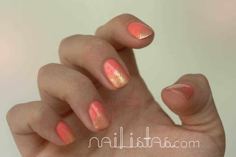 Degradado dorado sobre esmalte essie tart deco Degradado dorado sobre esmalte essie tart deco