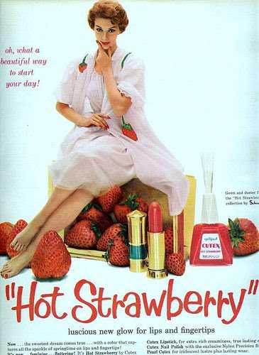 imagen publicitaria vintage de la marca de pintauñas Cutex Hot Strawberry imagen publicitaria vintage de la marca de pintauñas Cutex