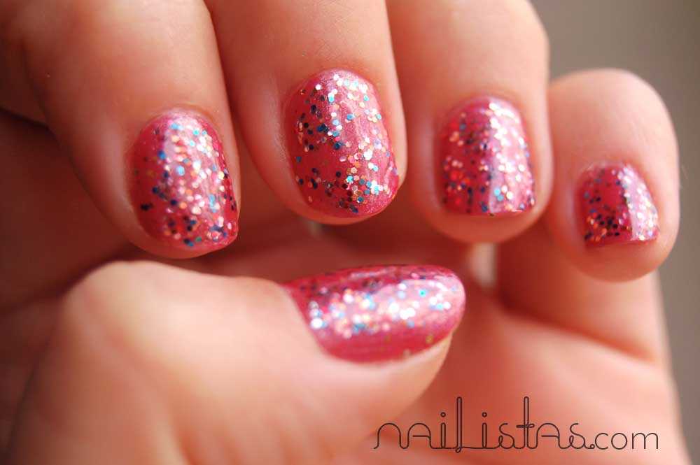 manicura jelly sandwich con esmalte semitranaparente y glitter