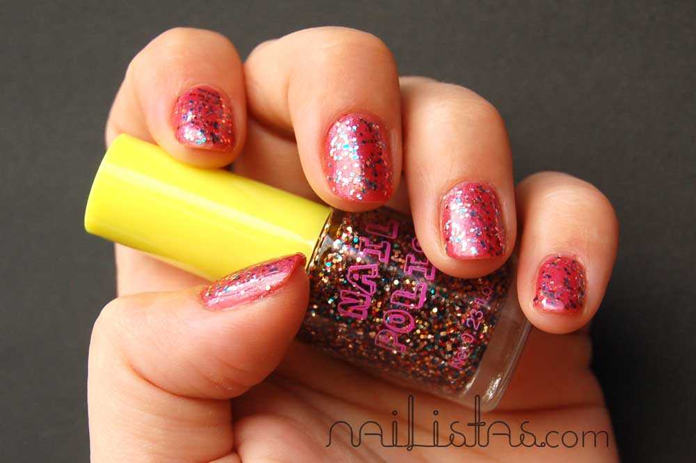 manicura jelly sandwich con esmalte semitranaparente y glitter