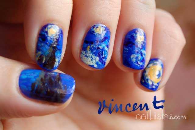 Uñas decoradas con La noche estrellada de Vincent Van Gogh // Essie Butler Please