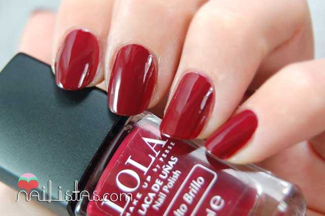 Esmaltes LOLA, 021 Red Night Swatch