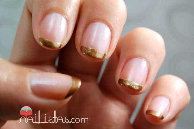 Manicura francesa de color dorado Manicura francesa de color dorado