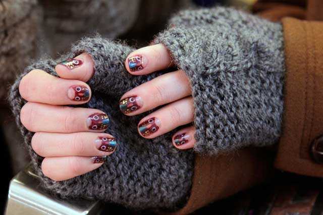 Uñas decoradas con búhos y mitones hechos a mano de Lanuk Uñas decoradas con búhos y mitones hechos a mano de Lanuk