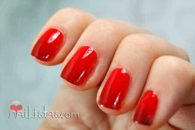 uñas decoradas con degradado // Maybelline Colorama // 349 Power Red y 352 Downtown Red uñas decoradas con degradado // Maybelline Colorama // 349 Power Red y 352 Downtown Red