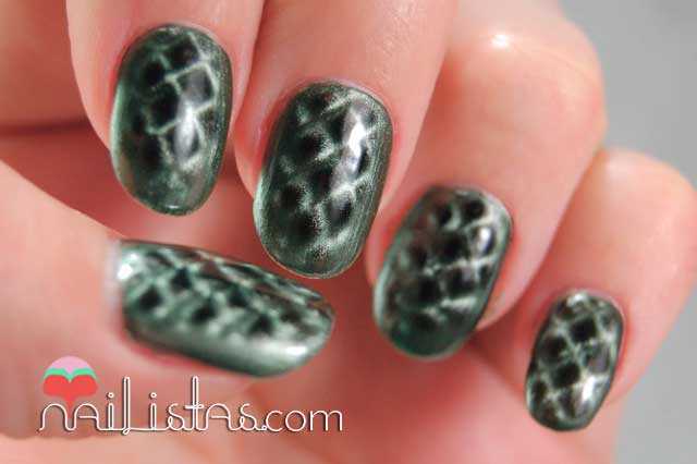 Essie esmalte de uñas efecto serpiente // Crocadilly Essie efecto serpiente Crocadilly