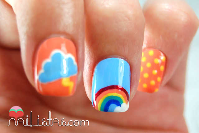 Uñas decoradas con arcoiris y lunares Uñas decoradas con arcoiris y lunares