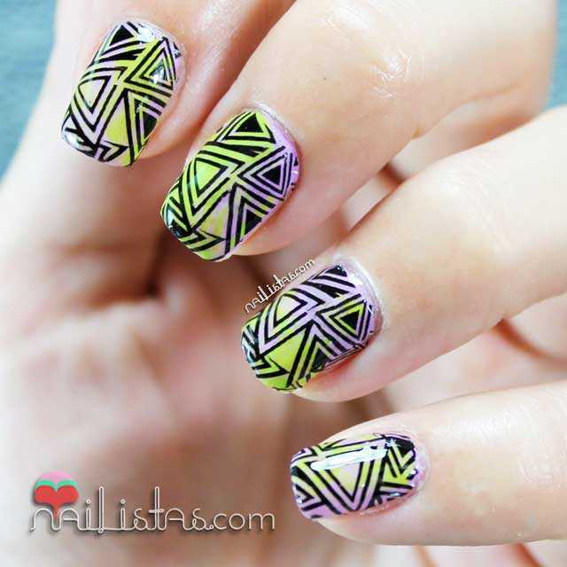 Uñas decoradas con triángulos | Calcomanías al agua