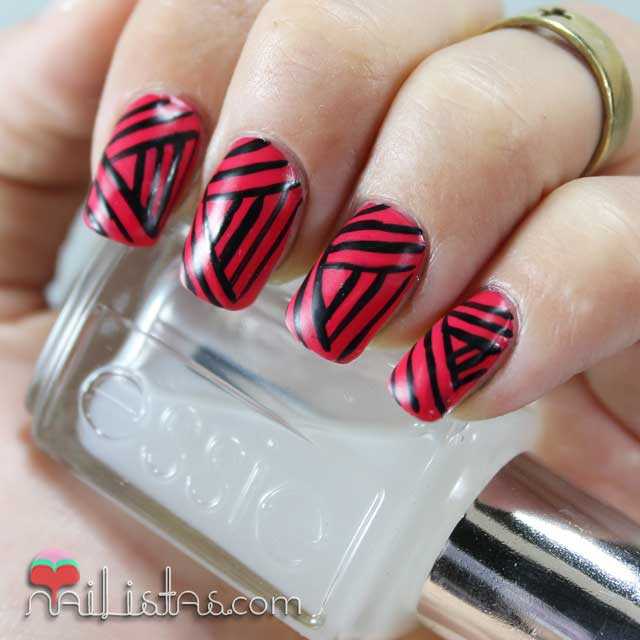 Uñas decoradas a rayas usando esmaltes CND y midi ring Uñas decoradas a rayas usando esmaltes CND y midi ring