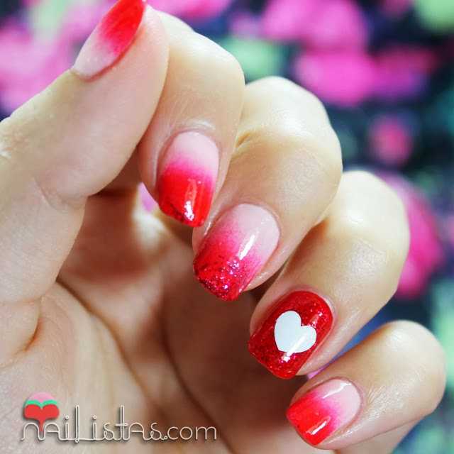 Manicura de corazones con uñas decoradas para San Valentín Manicura de corazones con uñas decoradas para San Valentín