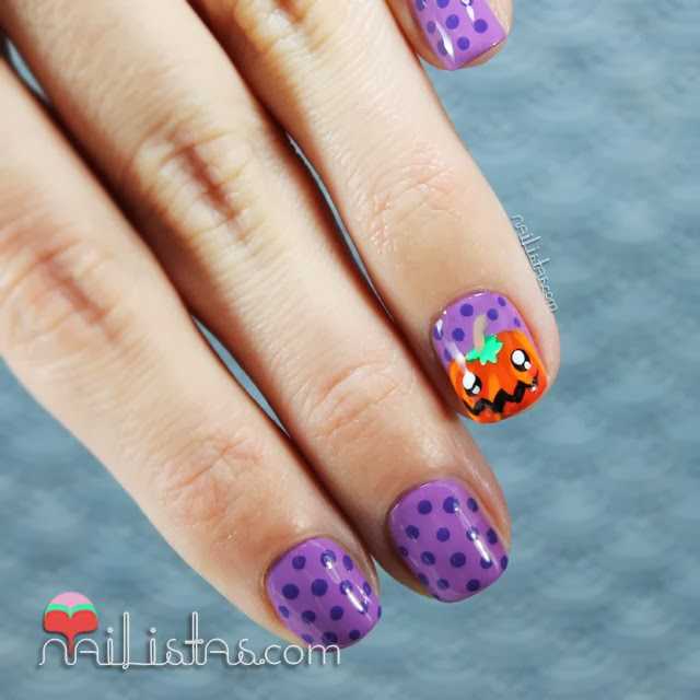 Uñas decoradas con calabazas