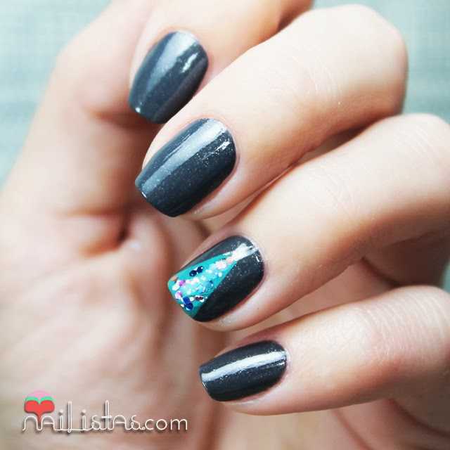 Uñas decoradas con árbol de Navidad Uñas decoradas con árbol de Navidad