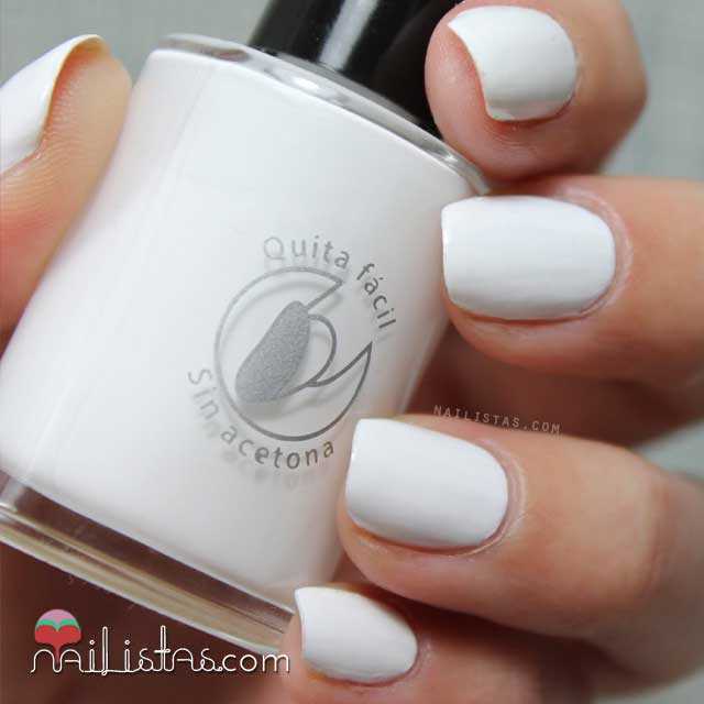 Esmalte de uñas con base al agua