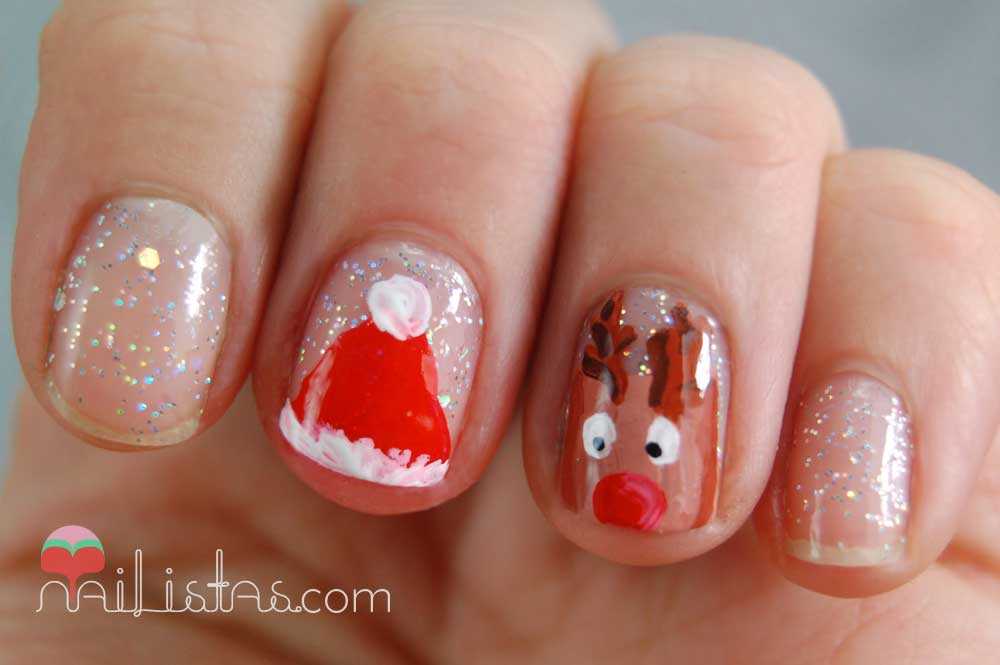 uñas decoradas con Papá Noel y el reno Rudolf