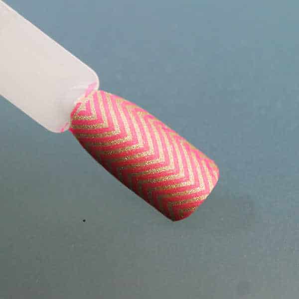 esmaltes para estampar en las uñas