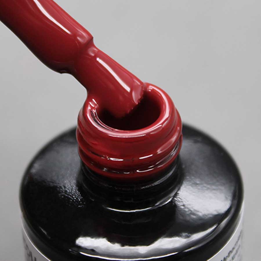 esmalte semipermanente color granate de Nailistas